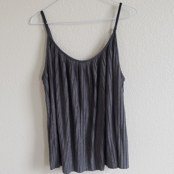 Banana Republic Pleated Tank Top - Picture 1 of 7